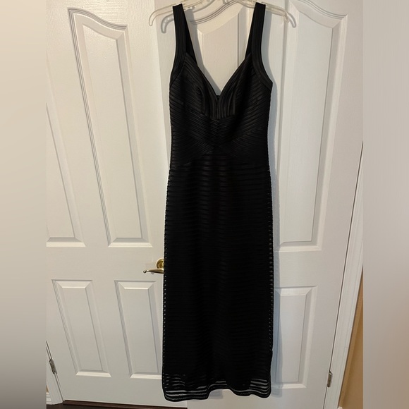 BCBG Black floor length gown. Size 6. - Picture 2 of 4